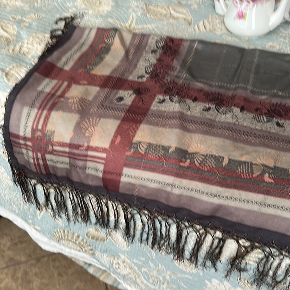 Silk vintage scarf 36” by 34” fringed tasseled hemlines all around - Picture 15 of 17